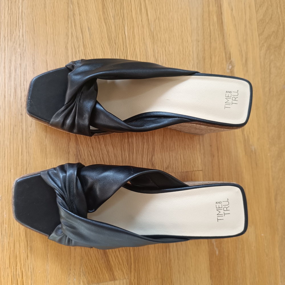 NEW Black Wedge Sandals - Picture 4 of 7